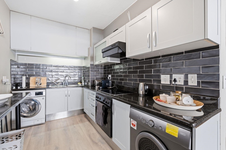 1 Bedroom Property for Sale in Mouille Point Western Cape
